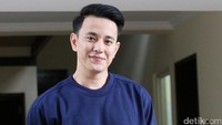 Tapi sayangnya ia sudah memiliki pasangan.