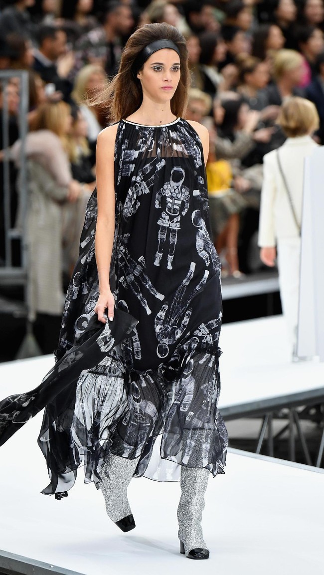 PARIS, FRANCE - MARCH 07:  A model walks the runway during the Chanel show as part of the Paris Fashion Week Womenswear Fall/Winter 2017/2018 on March 7, 2017 in Paris, France.  (Photo by Pascal Le Segretain/Getty Images)