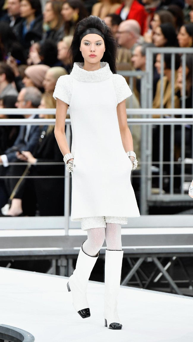 PARIS, FRANCE - MARCH 07:  A model walks the runway during the Chanel show as part of the Paris Fashion Week Womenswear Fall/Winter 2017/2018 on March 7, 2017 in Paris, France.  (Photo by Pascal Le Segretain/Getty Images)