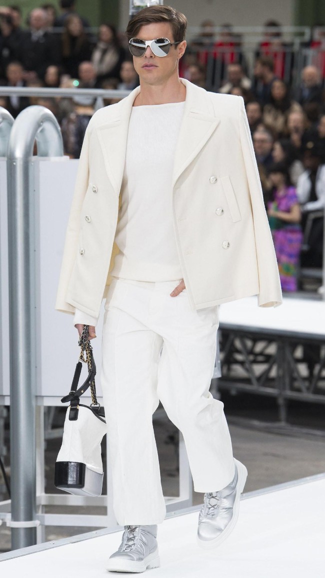 PARIS, FRANCE - MARCH 07:  A model walks the runway during the Chanel show as part of the Paris Fashion Week Womenswear Fall/Winter 2017/2018 on March 7, 2017 in Paris, France.  (Photo by Pascal Le Segretain/Getty Images)