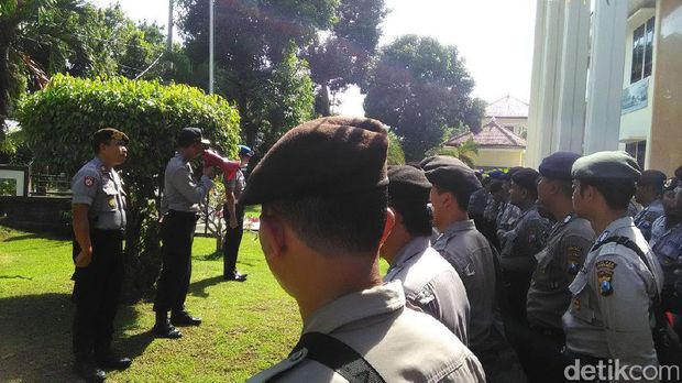 Sidang Vonis Terdakwa Pembunuhan Santri Dimas Kanjeng Dijaga Ketat