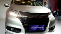 Odyssey pertama kali diluncurkan pada tahun 1994 sebagai kendaraan crossover antara sedan dan MPV dan kemudian menjadi tren minivan di Jepang.