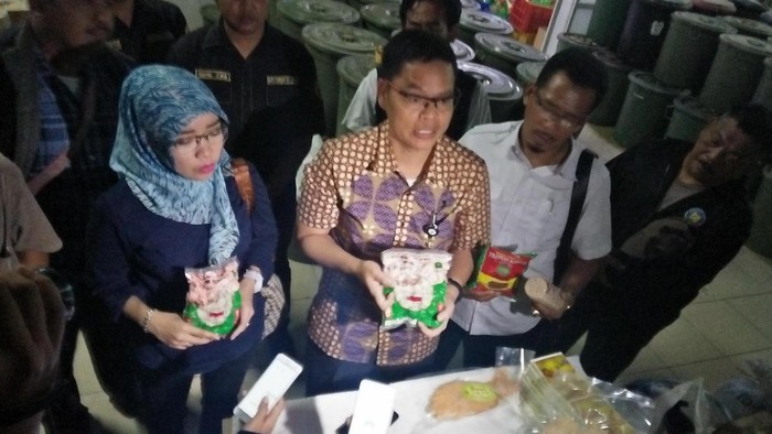 Sidak Pabrik Makanan Beku Ilegal, BPOM Banten Temukan Kecoa