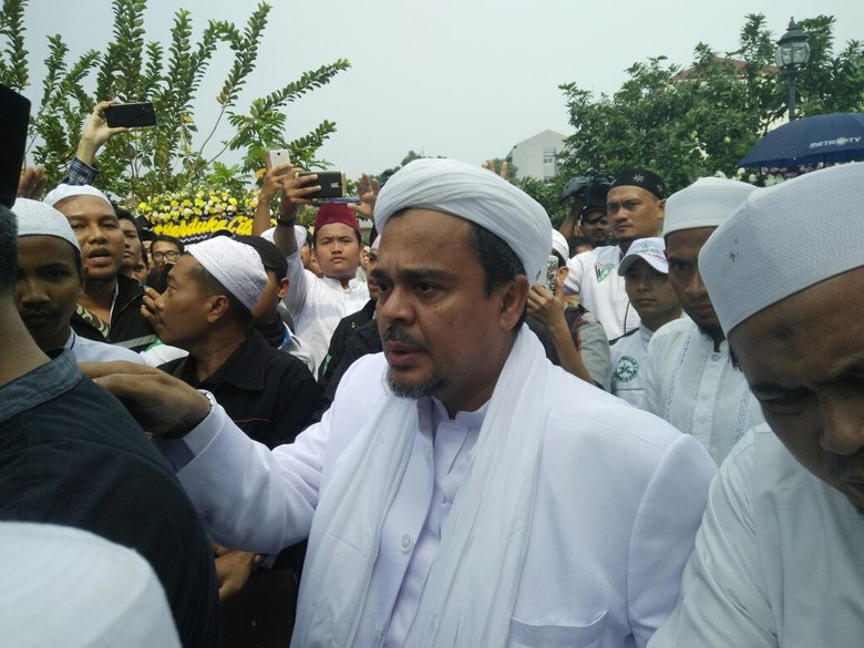 Habib Rizieq: Buka Posko Pemenangan Prabowo-Sandi di Rumah Rakyat Habib Rizieq: Buka Posko Pemenangan Prabowo-Sandi di Rumah Rakyat