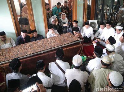 Sejumlah Tokoh Hadir di Rumah Duka Hasyim Muzadi
