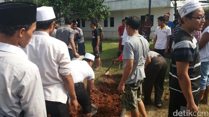 Begini Persiapan Pemakaman KH Hasyim Muzadi di Depok