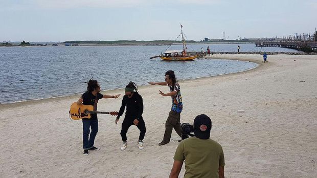 Lirik Pesan Damai dari Rival 'Steven & Coconut Treez' dan Ridho 'Slank'