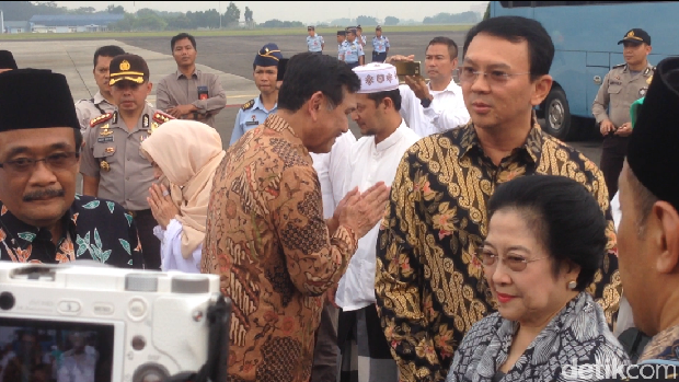 Megawati, Ahok, dan Djarot di Halim / 