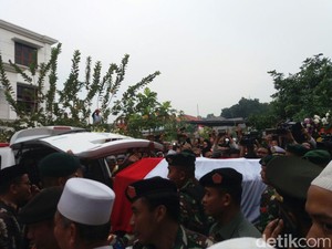 Tiba di Ponpes Al-Hikam, Jenazah KH Hasyim Muzadi Disambut Salawat