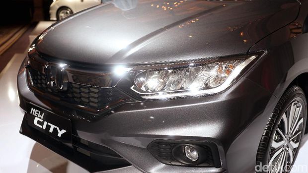 Ini Beda Honda City Manual dan Otomatis