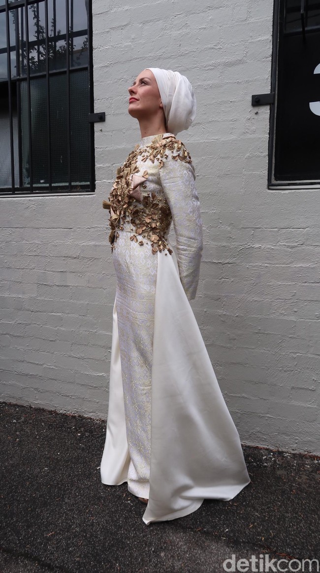 Dr Susan Carland meraih gelar doktornya di Monash University, Melbourne, Australia. Sosoknya bagi kalangan muslim di Australia begitu menginspirasi dan diakui dunia. Nama Susan masuk dalam daftar masuk dalam kategori 500 Most influential Muslims oleh PBB di 2009 dan 20 Most Influential Australian Female Voices dari surat kabar The Age.  Mudah mendapat sebuah label atau status, itu bagus tapi saya tidak terlalu memikirkannya. Saya memberi yang terbaik dari yang bisa dilakukan, kata Susan saat diwawancara Wolipop di Australia. Foto: Alissa Safiera