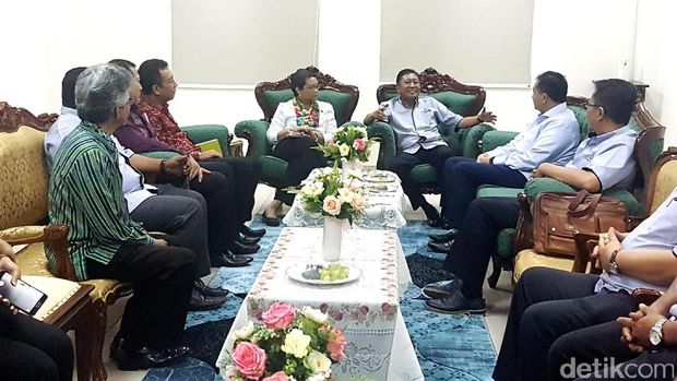 Blusukan ke Perkebunan Sawit, Menlu Ingin Pastikan Perlindungan TKI