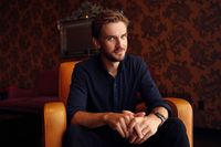 Bermain di Beauty and The Beast, Dan Stevens Rela 4 Kali Makan Malam dalam Sehari