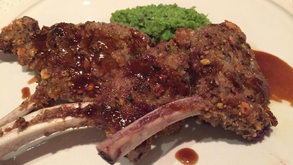 Mencicip Carpaccio di Wagyu dan Lamb Chops Buatan Chef Antonio Facchinetti