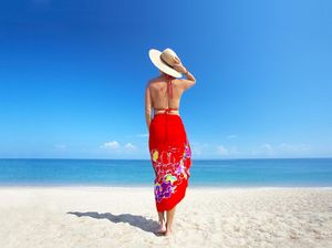 Pantai Pasir Putih Ini Cantik, Tapi Mendatangkan Bencana