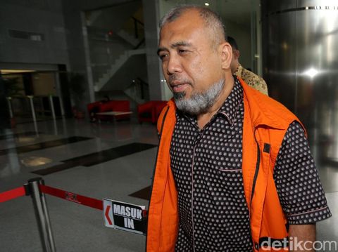 Patrialis Disebut Main Golf Pakai Uang Suap dengan Hamdan Zoelva