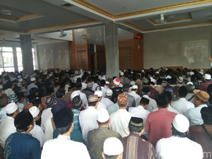 Susunan Bacaan Tahlil Singkat Beserta Latin dan Artinya, Lengkap!