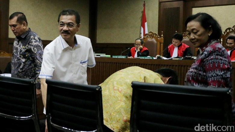 Pengakuan Gamawan soal Pinjaman Rp 1,5 M dari Pedagang Tanah Abang Pengakuan Gamawan soal Pinjaman Rp 1,5 M dari Pedagang Tanah Abang