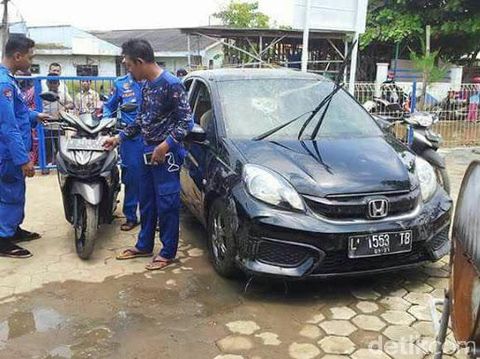 Asumsi Polisi soal Mobil dan Motor 'Sesajen'yang Diceburkan ke Sungai
