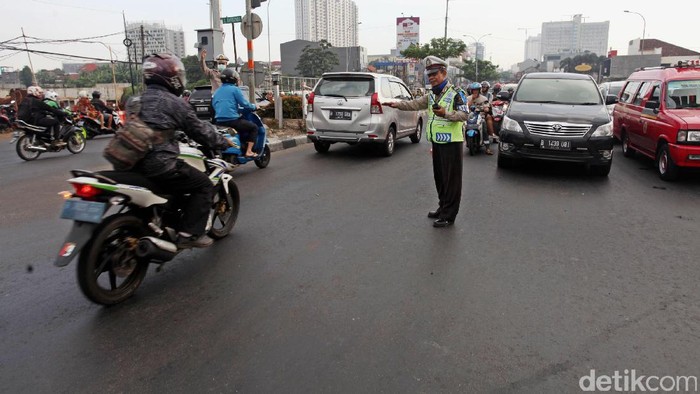 Akhirnya, Pemkot Depok Lebarkan Jalan Raya Sawangan