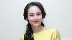 Bergaun Kuning, Chelsea Islan Cocoknya Jadi Putri Disney Apa?