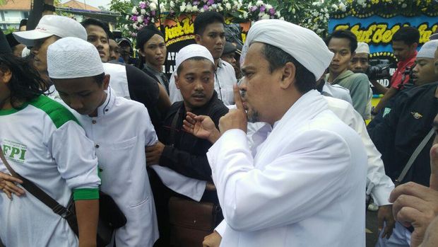 Habib Rizieq hingga Din Melayat ke Rumah Duka KH Hasyim Muzadi