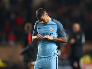 Guardiola Persilakan Kolarov ke AS Roma