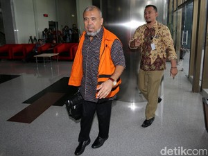 MK Kaget Patrialis Akbar Sarankan Pengaruhi Para Hakim Konstitusi