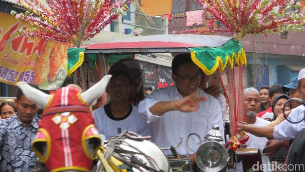 Anies diarak naik delman / 