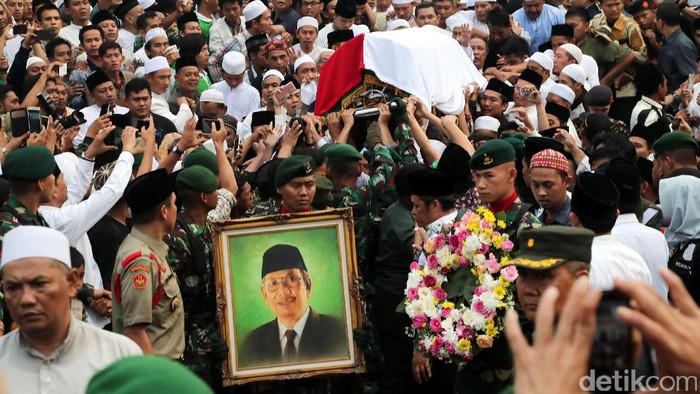 Mereka yang Kehilangan Sosok Teladan Hasyim Muzadi