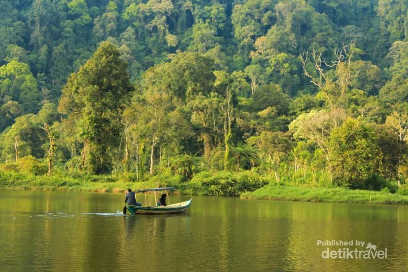 Danau Situ Gunung di Gunung Gede Pangrango