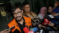 KPK menahan Choel sejak Senin (6/2) lalu. Saat itu Choel menyatakan merasa bersyukur setelah merasa terkatung-katung dengan status tersangka yang ditetapkan KPK padanya sejak lima tahun lalu.