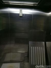 Lantainya Retak, Begini Kondisi Lift Jatuh di Blok M Square