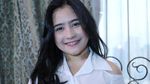 Senyum Manis Prilly Latuconsina