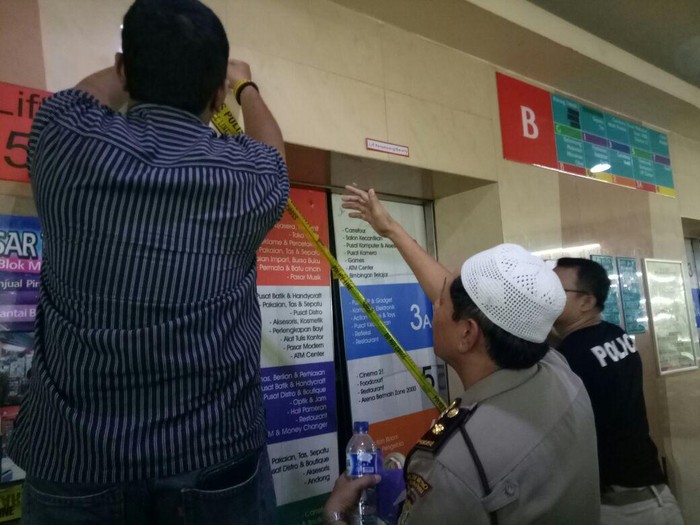 Lokasi Lift Jatuh di Blok M Square Dipasang Garis Polisi