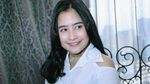 Senyum Manis Prilly Latuconsina