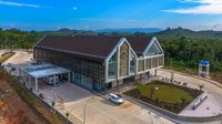 Tak hanya Pos Lintas Batas Negara (PLBN) di Aruk, Pos Lintas Batas Negara (PLBN) Nanga Badau di Kabupaten Kapuas, Kalimantan Barat juga telah dibangun ulang. Dok, PUPR/Setpres.