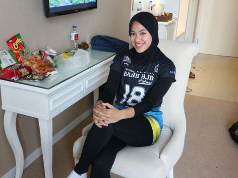 Helda Gustiara Sempat Ragu Tampil di Atas Lapangan dengan Berhijab