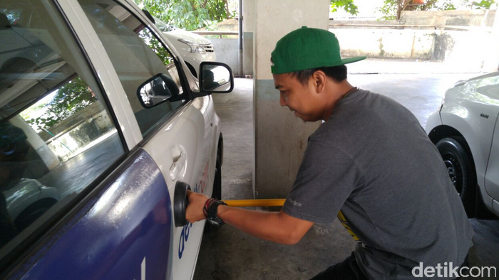 Penyedot WC Bisa Buka Pintu Mobil yang Terkunci? Nyatanya Tidak