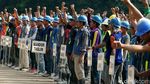 Ratusan Pekerja Renovasi SUGBK Senam Bersama
