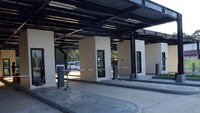 Seluruh area membentang di atas lahan seluas 9,1 hektar dan luas bangunan utama mencapai 4.118 meter persegi dengan total biaya konstruksi yang digelontorkan pemerintah sebesar Rp 131,13 miliar yang dicairkan dalam dua tahun yakni Rp 19,66 miliar di 2015 dan Rp 111,46 miliar di 2016. Dok, PUPR/Setpres.
