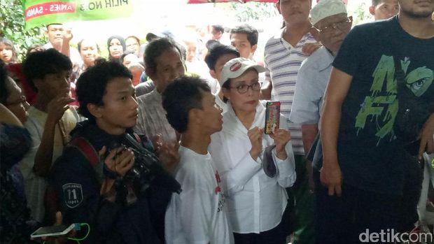 Mien Uno abadikan kampanye Sandiaga / 