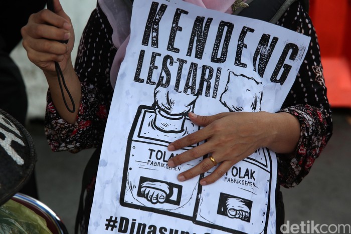 Macapat Pangkur dari Pegunungan Kendeng untuk Jokowi