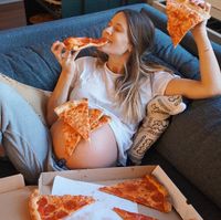 Wah, Chef Ini Buat Foto Kehamilan Bertema Burger, Pizza Hingga Donat!