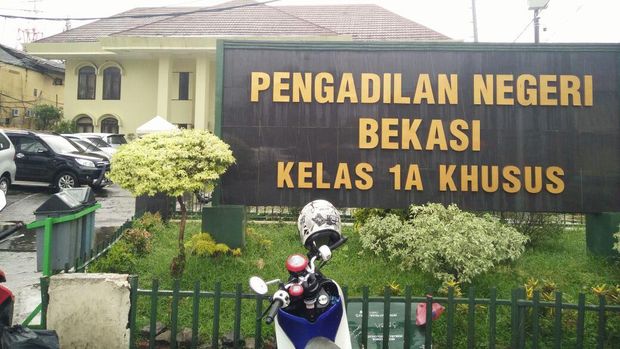 Pemilik Apotek dan Pembuat Label Vaksin Palsu Dibui 8 Tahun