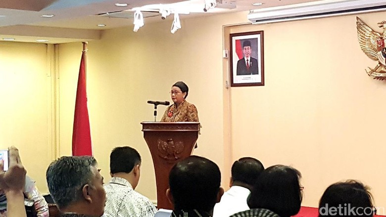 Menlu Resmikan Pelatihan Gratis Bagi TKI di KJRI Johor Bahru Menlu Resmikan Pelatihan Gratis Bagi TKI di KJRI Johor Bahru