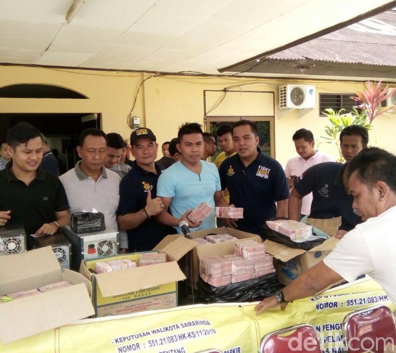 Pungli Pelabuhan Samarinda: Pakai SK Wali Kota hingga Tarif Sepihak Pungli Pelabuhan Samarinda: Pakai SK Wali Kota hingga Tarif Sepihak
