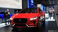 SUV itu merupakan SUV listrik dengan performa tinggi. Mobil tidak mengeluarkan emisi dan dapat berakselerasi dari 0-100 km/jam hanya dalam waktu 4,8 detik. Foto: Dina Rayanti