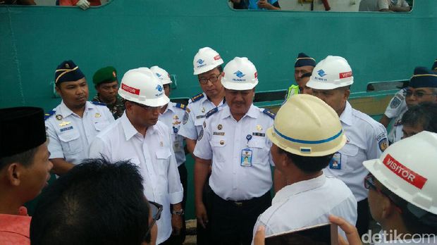 Menhub Budi Karya di Pelabuhan Kumai-Kalteng