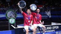 Praveen Jordan/Debby Susanto dan Marcus Fernaldi Gideon/Kevin Sanjaya Sukamuljo menjadikan Indonesia secara total meraih 45 gelar juara dari All England. Foto: AFP/Justin Tallis